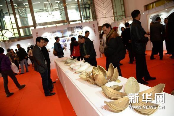 “盛世蓮花”雕塑作品回顧展在澳門舉行（深圳雕塑廠 深圳鑄銅雕塑廠 深圳不銹鋼雕塑廠 深圳雕塑設(shè)計(jì)）